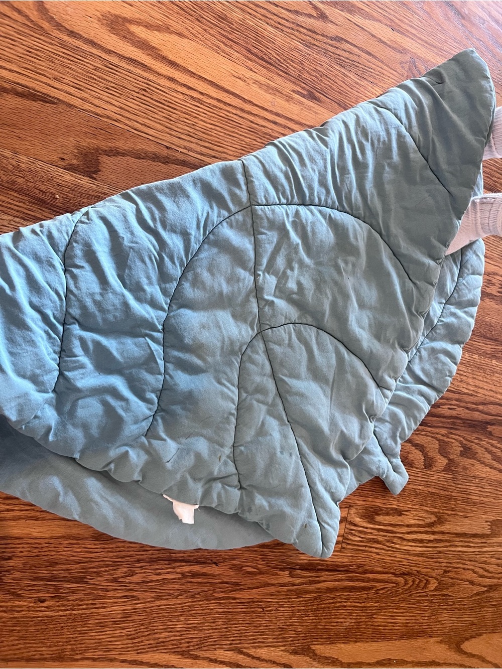 Leaf Quilted Rug - Picture 3 of 3